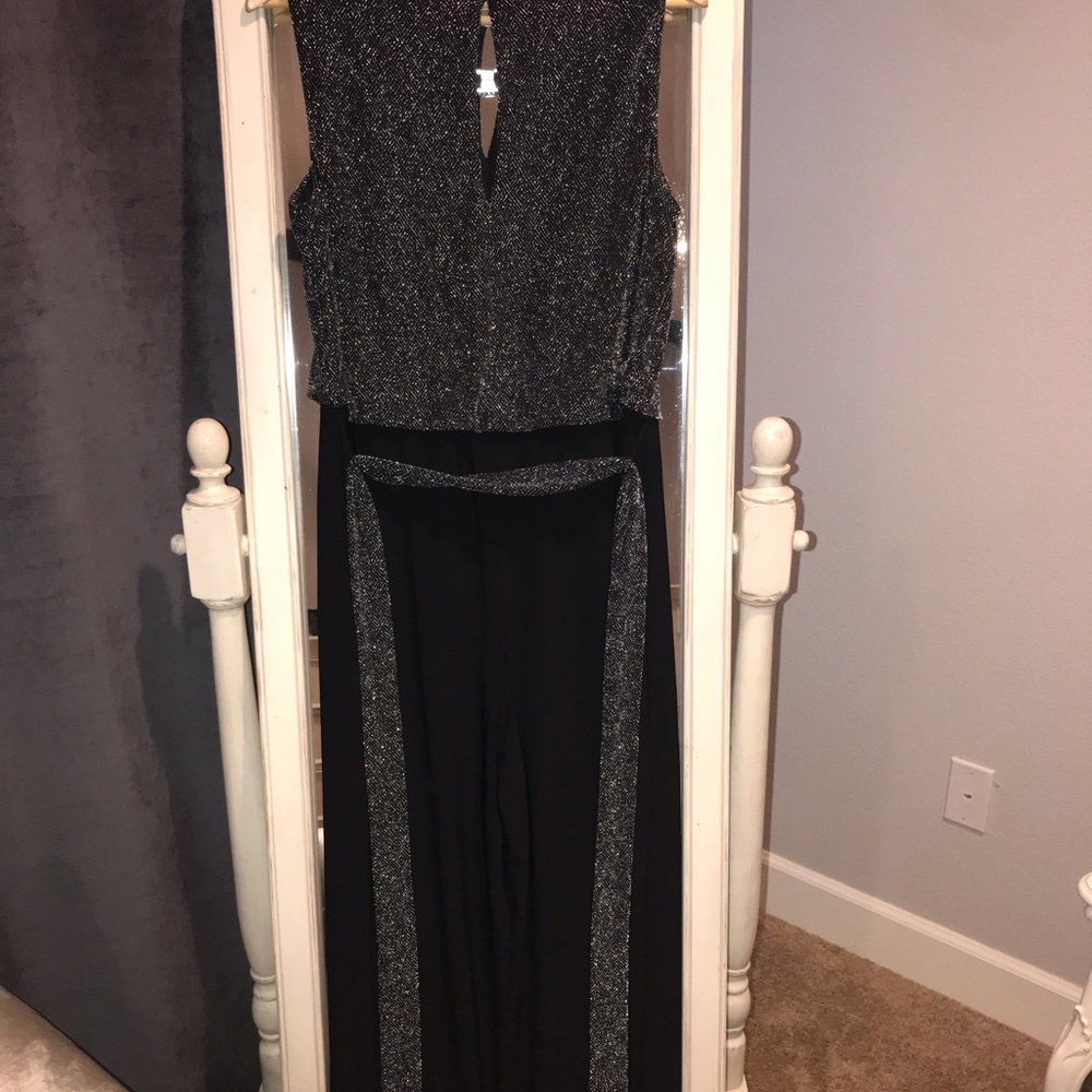 Floor-length jumpsuit with matching belt